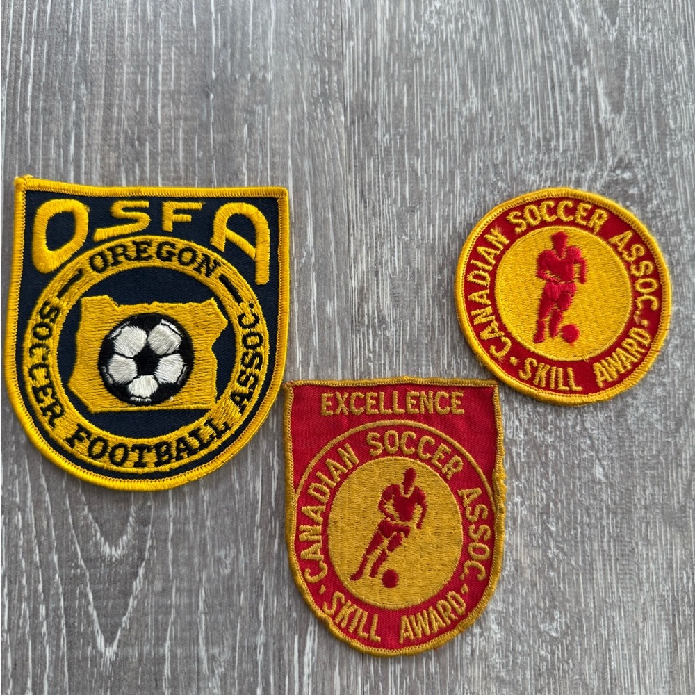 3 vintage soccer patches ⚽️